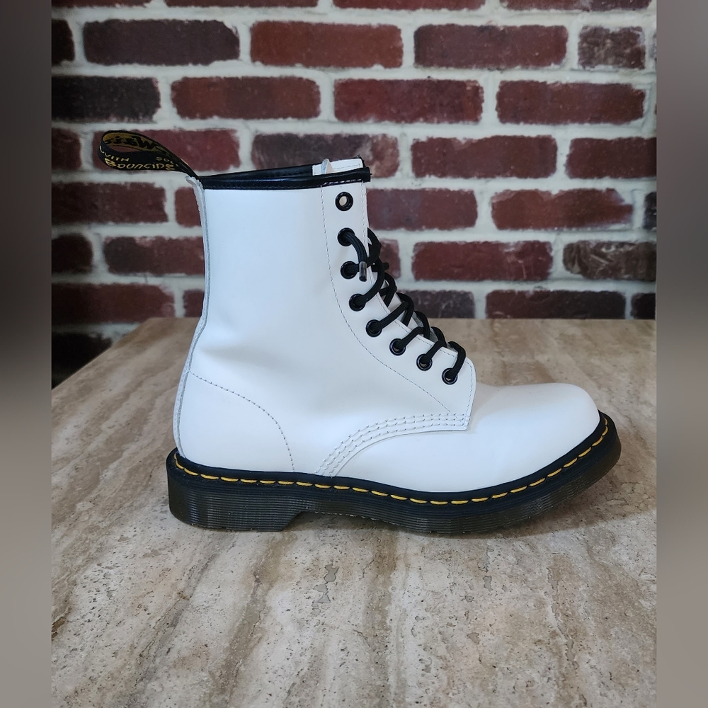 💖NWOT💖 Dr. Martens Booties 1460 Lace Up Boots Booties